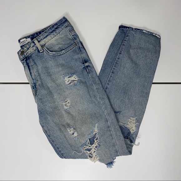 FOREVER 21 BOYFRIEND DEMIN RIPPED CAPRI JEANS - Picture 1 of 9